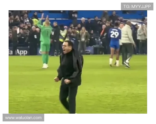 帕尔默插兜微笑罗塞尼尔成焦点