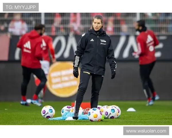 柏林联合女主帅埃塔:执教男队体验良好 柏林联合女主帅埃塔:执教男队体验良好